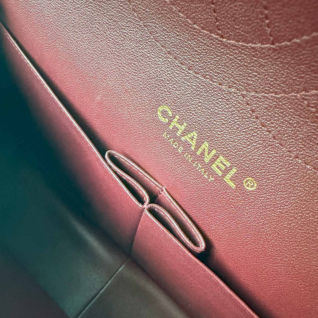 Chanel Classic Jumbo Double Flap Bag - revogue