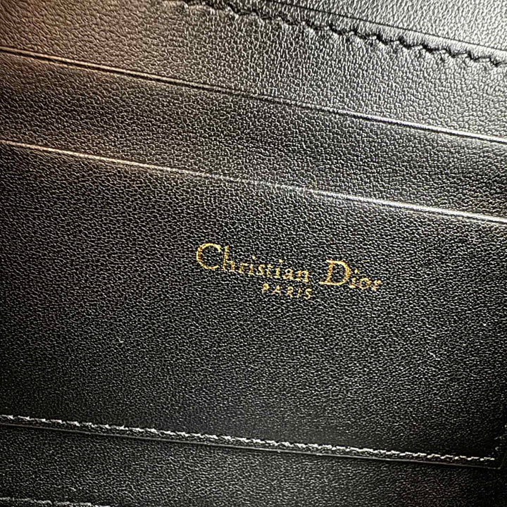 Christian Dior Caro Box Bag - revogue