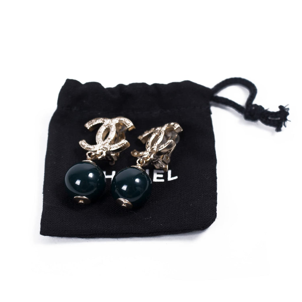 Chanel Pearl Drop-In Earrings Accessories Chanel - Shop authentic new pre-owned designer brands online at Re-Vogue