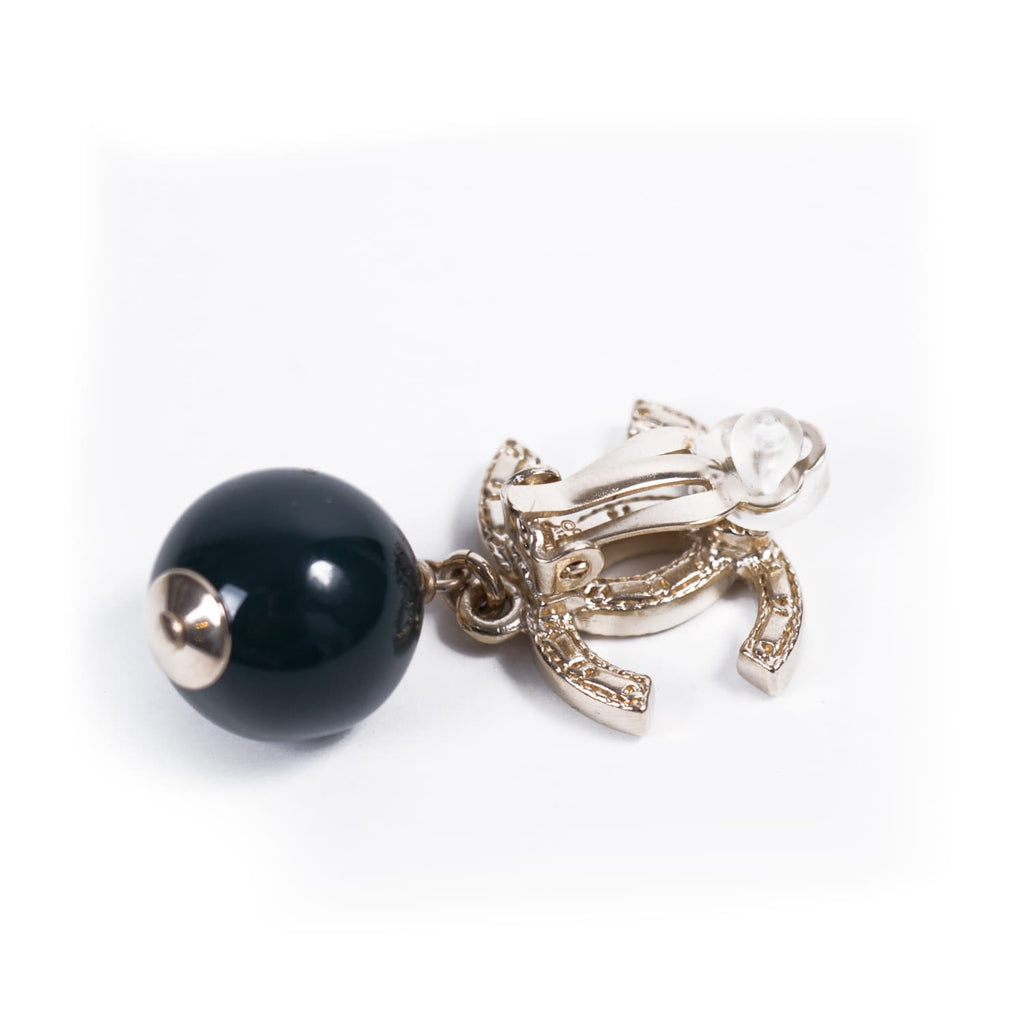 Chanel Pearl Drop-In Earrings Accessories Chanel - Shop authentic new pre-owned designer brands online at Re-Vogue