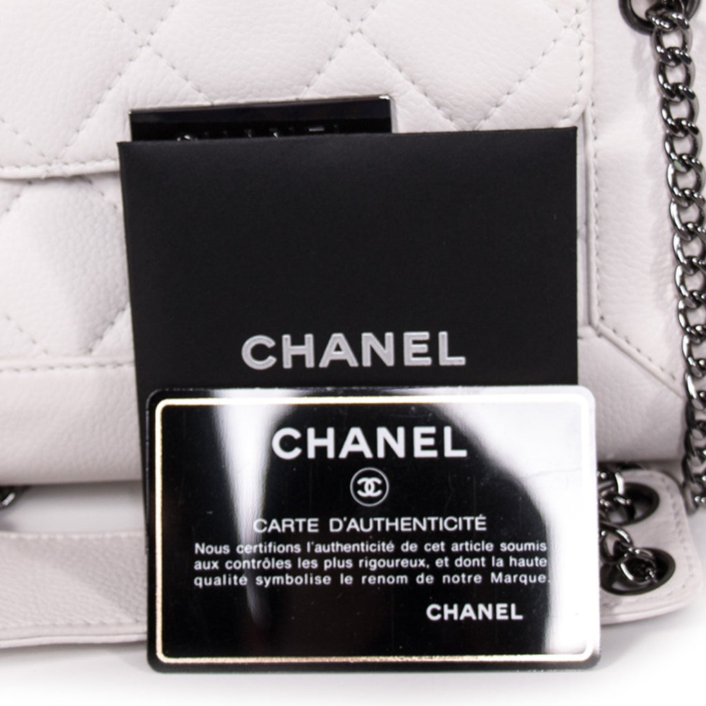 Chanel Caviar Accordion Flap Bag Bags Chanel - Shop authentic new pre-owned designer brands online at Re-Vogue