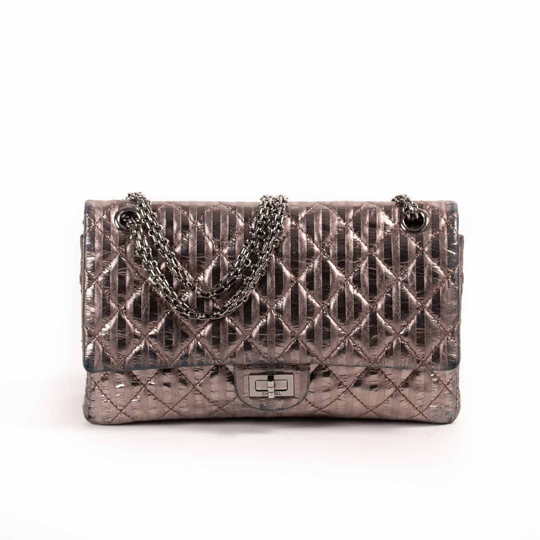 Chanel 2.55 Reissue 226 Flap Bag Bags Chanel - Shop authentic new pre-owned designer brands online at Re-Vogue