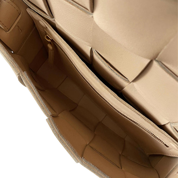 Bottega Veneta Cassette Bag - revogue