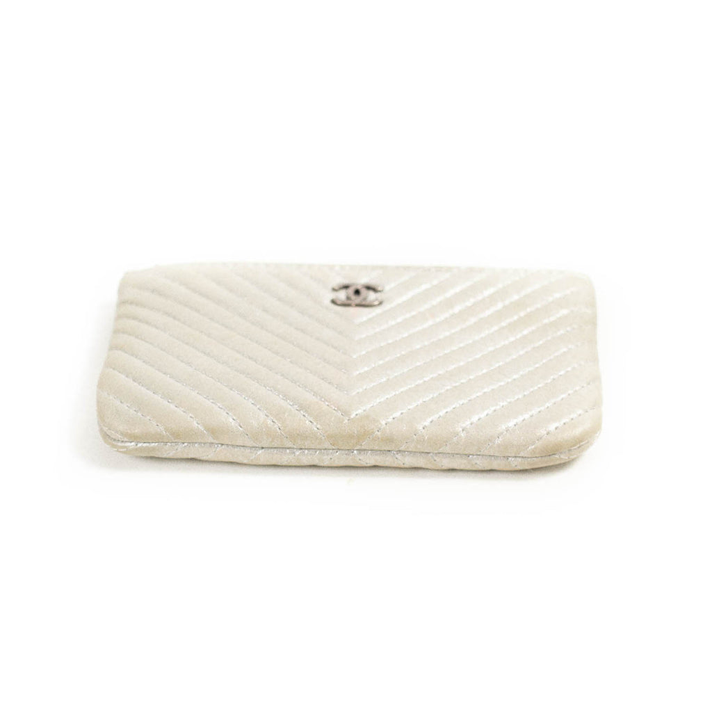 Chanel O Pouch Mini Case Accessories Chanel - Shop authentic new pre-owned designer brands online at Re-Vogue