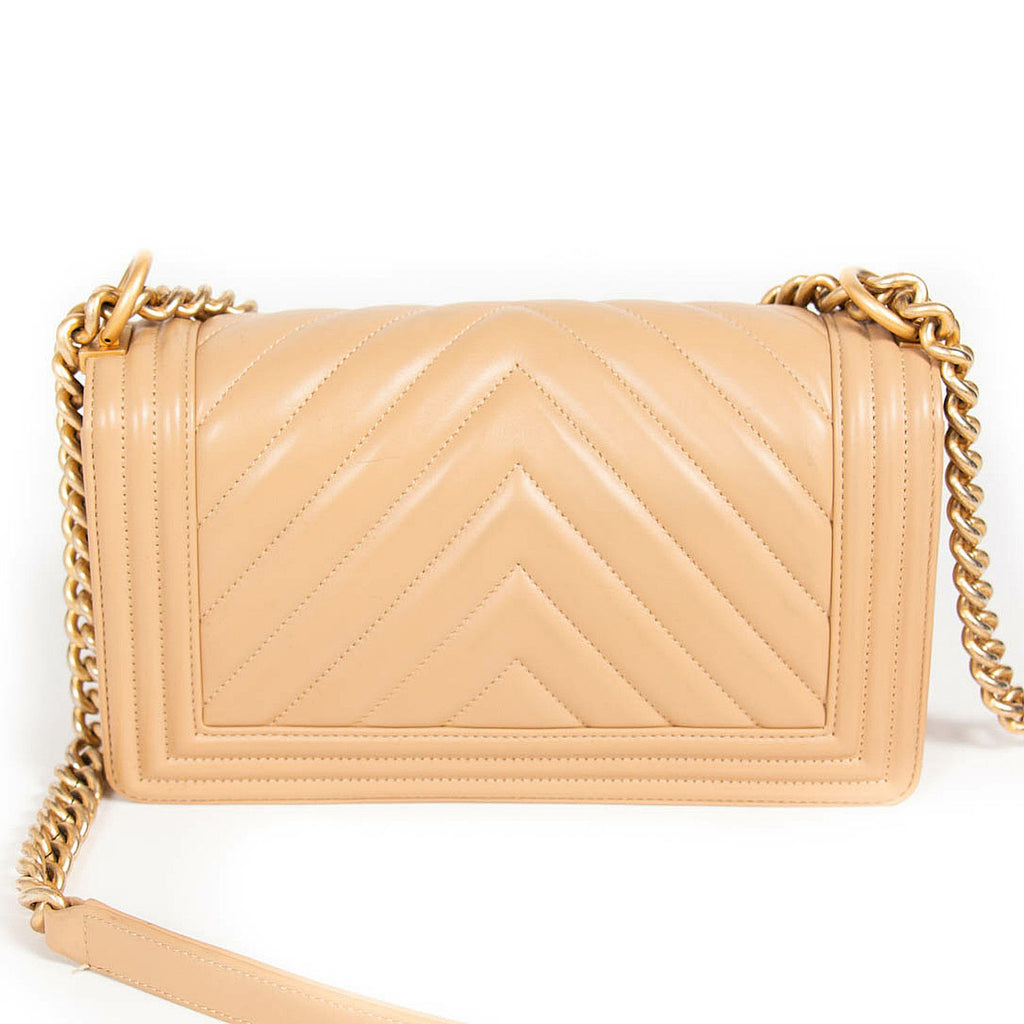 Chanel Boy Chevron Medium Flap Bag Bags Chanel - Shop authentic new pre-owned designer brands online at Re-Vogue