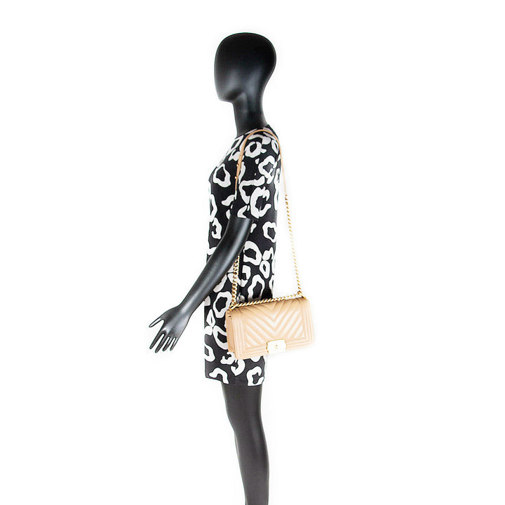 Chanel Boy Chevron Medium Flap Bag Bags Chanel - Shop authentic new pre-owned designer brands online at Re-Vogue