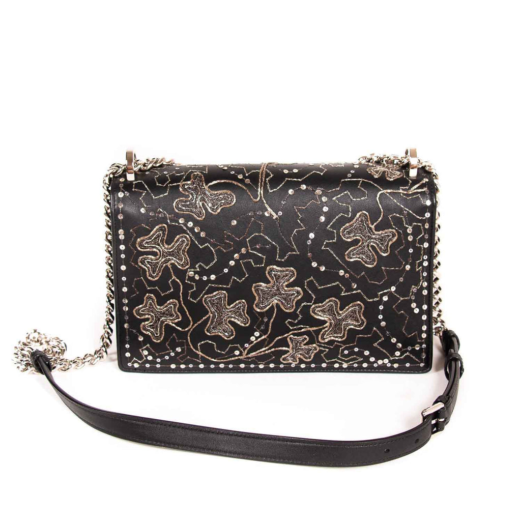 Christian Dior Diorama Medium Shoulder Bag Bags Dior - Shop authentic new pre-owned designer brands online at Re-Vogue