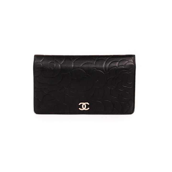 Chanel Camelia Bifold Wallet Accessories Chanel - Shop authentic new pre-owned designer brands online at Re-Vogue