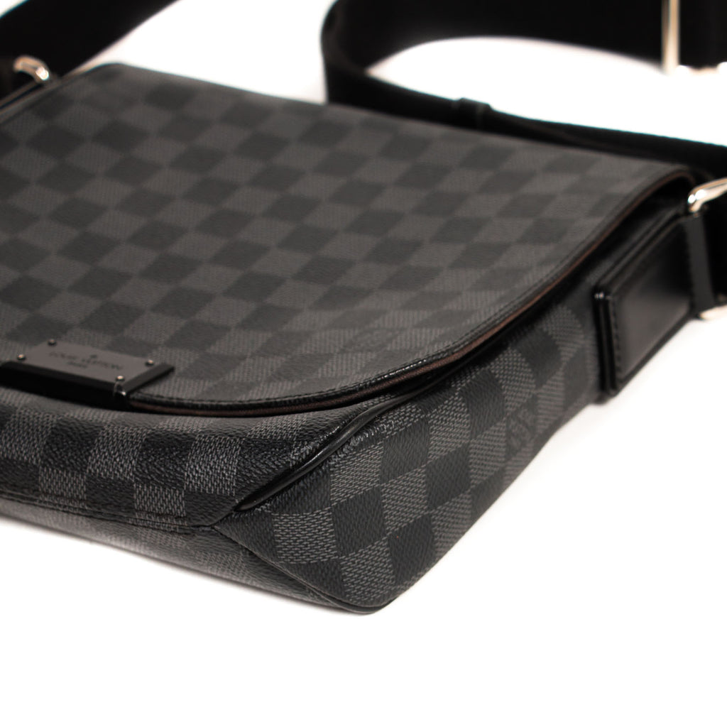 Louis Vuitton Damier Graphite District PM