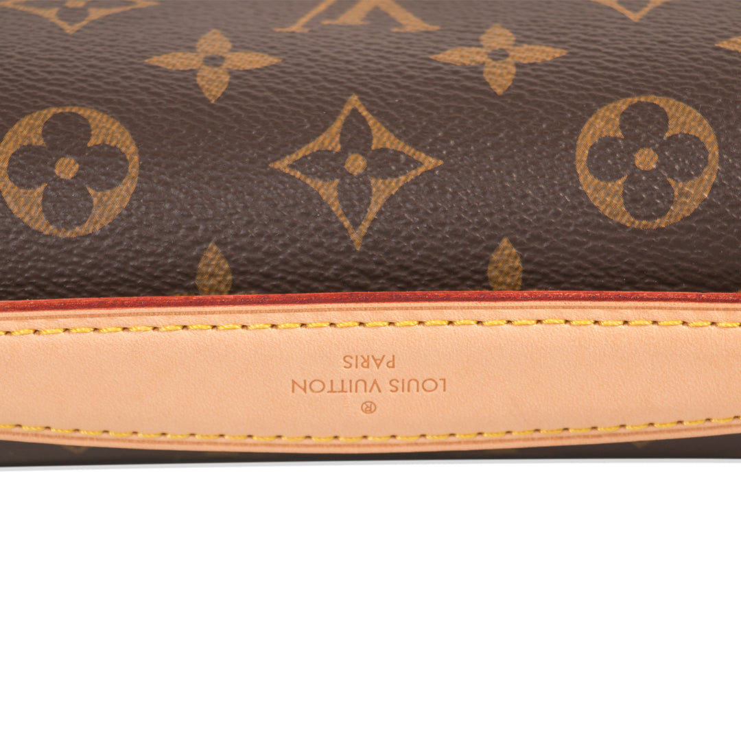 Louis Vuitton Monogram Pochette Metis Bags Louis Vuitton - Shop authentic new pre-owned designer brands online at Re-Vogue