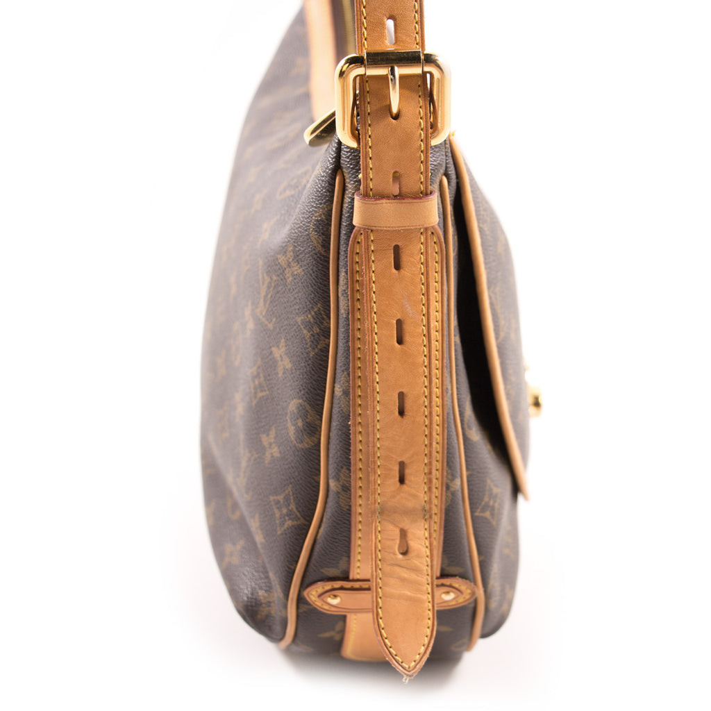 Louis Vuitton Monogram Tulum PM Shoulder Bag Bags Louis Vuitton - Shop authentic new pre-owned designer brands online at Re-Vogue