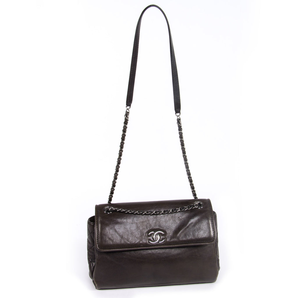 Chanel In The Business Bag Bags Chanel - Shop authentic new pre-owned designer brands online at Re-Vogue