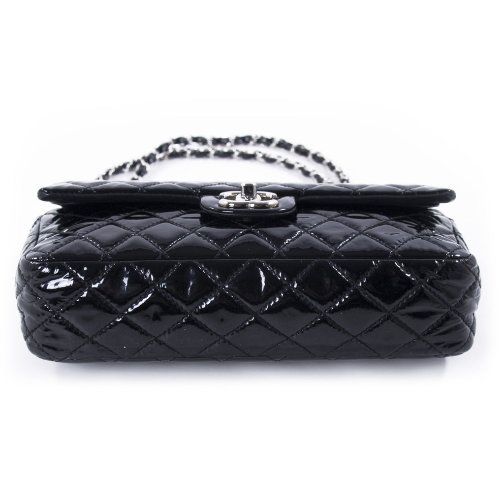 Chanel Classic Medium Double Flap Bag Bags Chanel - Shop authentic new pre-owned designer brands online at Re-Vogue