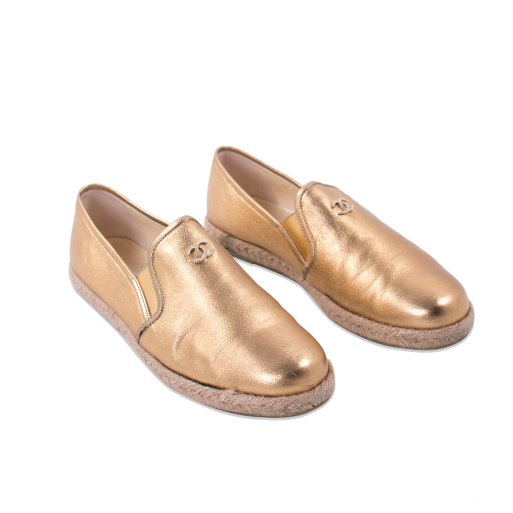 Chanel Gold Metallic Leather Espadrilles Flats Shoes Chanel - Shop authentic new pre-owned designer brands online at Re-Vogue