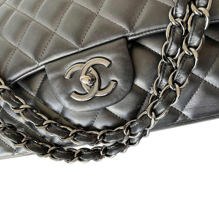 Chanel Classic Maxi Double Flap Bag - revogue