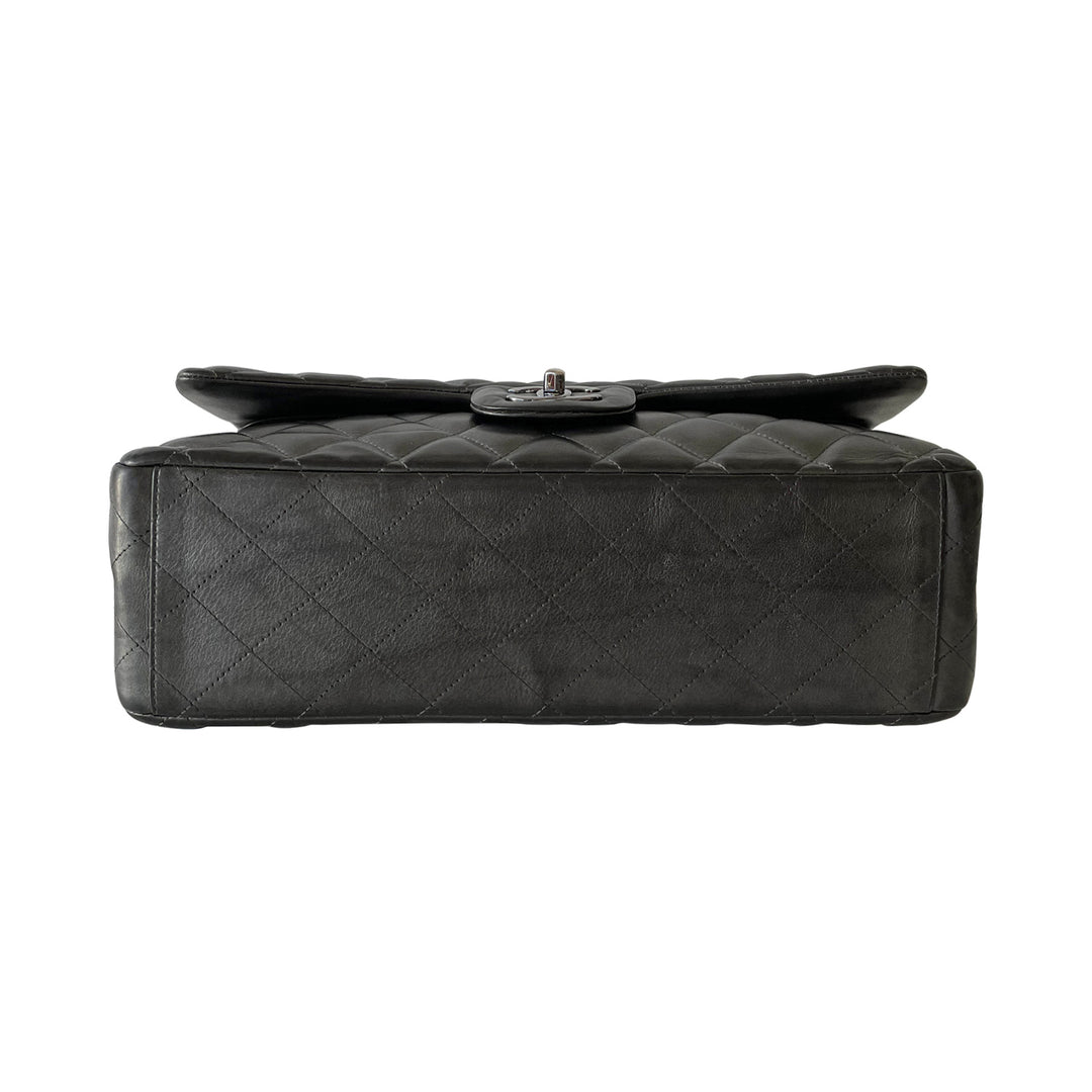 Chanel Classic Maxi Double Flap Bag - revogue