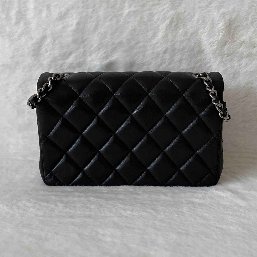 Chanel Classic Rectangular Mini Flap Bag - revogue