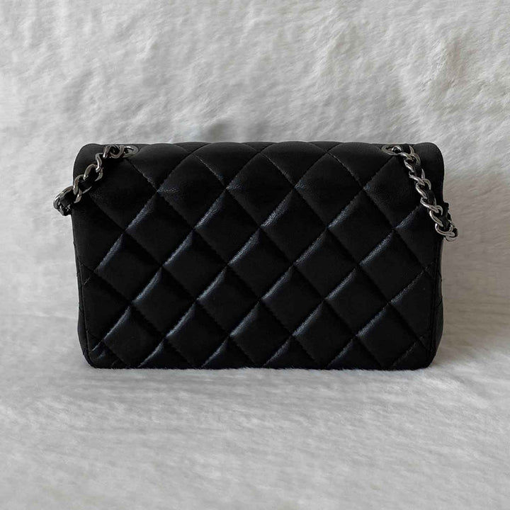 Chanel Classic Rectangular Mini Flap Bag - revogue