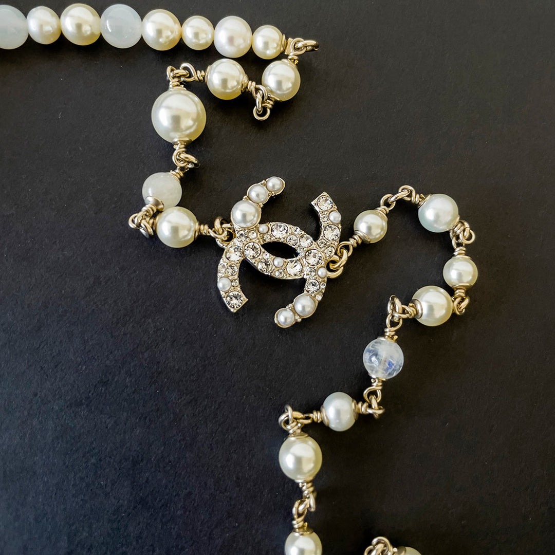 Chanel White Pearl Long Necklace - revogue