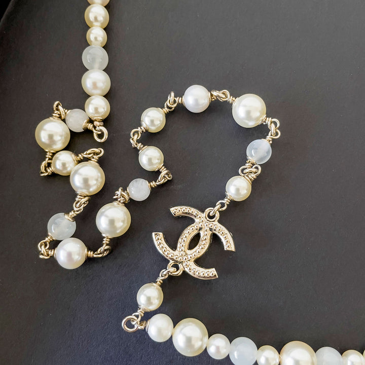 Chanel White Pearl Long Necklace - revogue