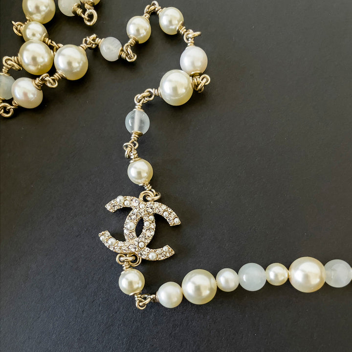 Chanel White Pearl Long Necklace - revogue