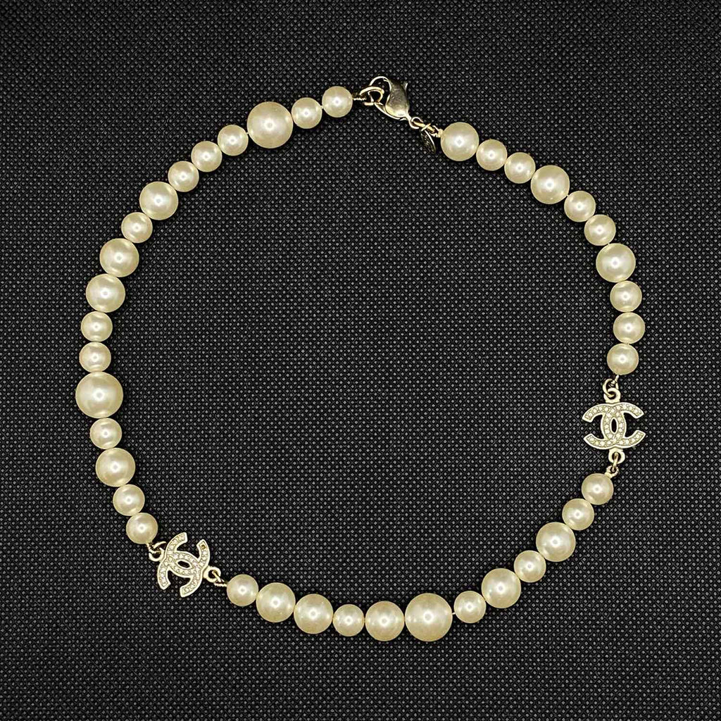 Chanel White Pearl Short Necklace