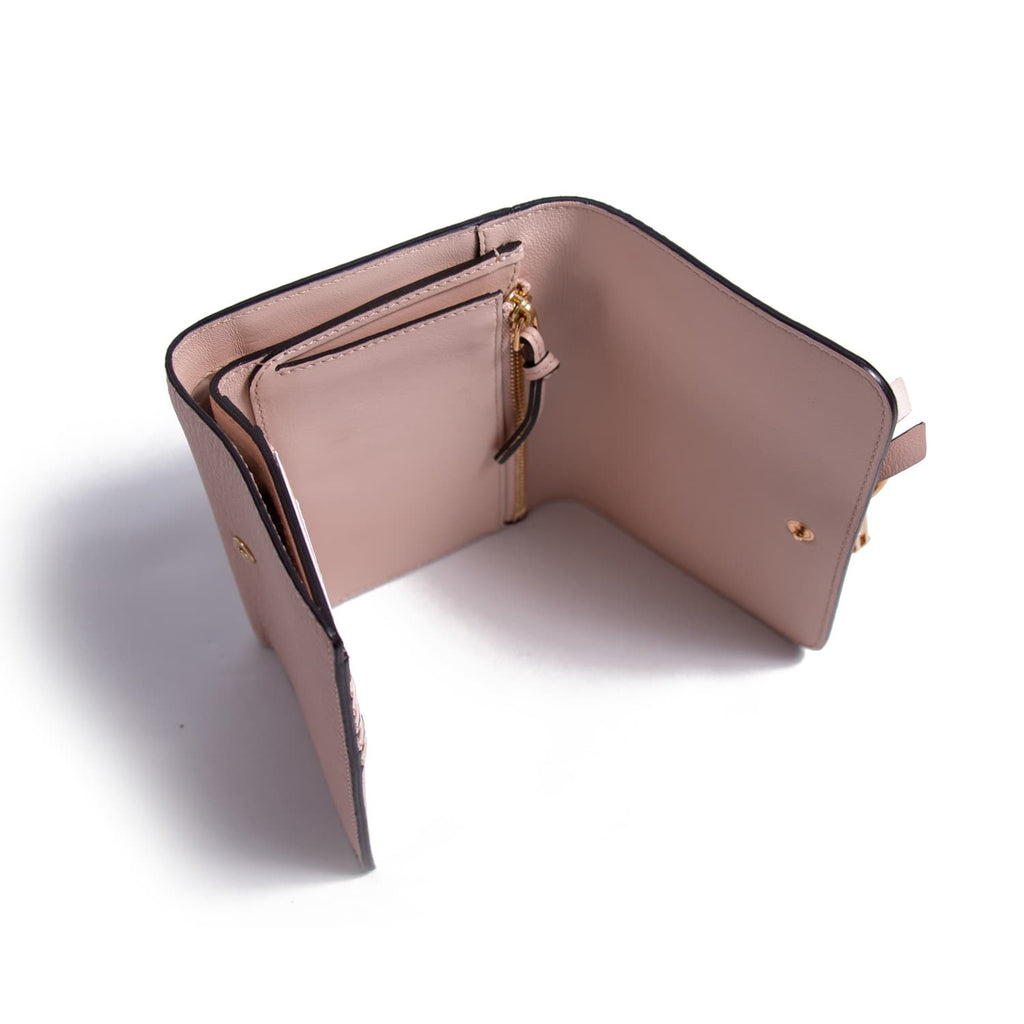 Chloé Alphabet Leather Wallet Accessories Chloé - Shop authentic new pre-owned designer brands online at Re-Vogue