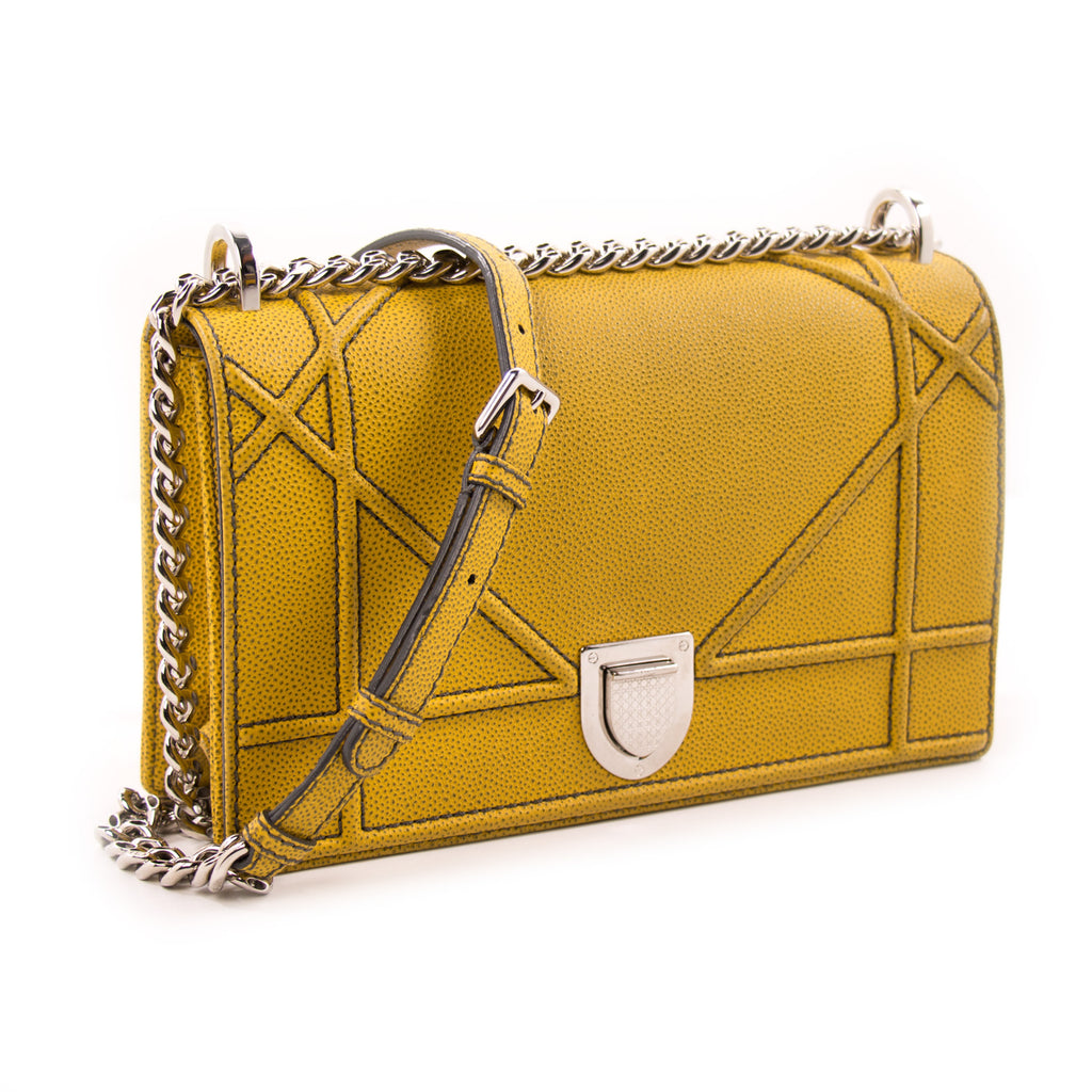 Christian Dior Diorama Medium Shoulder Bag Bags Dior - Shop authentic new pre-owned designer brands online at Re-Vogue