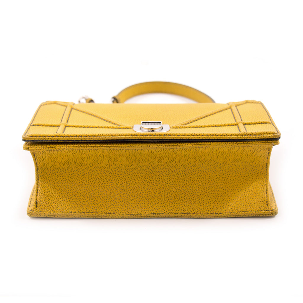 Christian Dior Diorama Medium Shoulder Bag Bags Dior - Shop authentic new pre-owned designer brands online at Re-Vogue