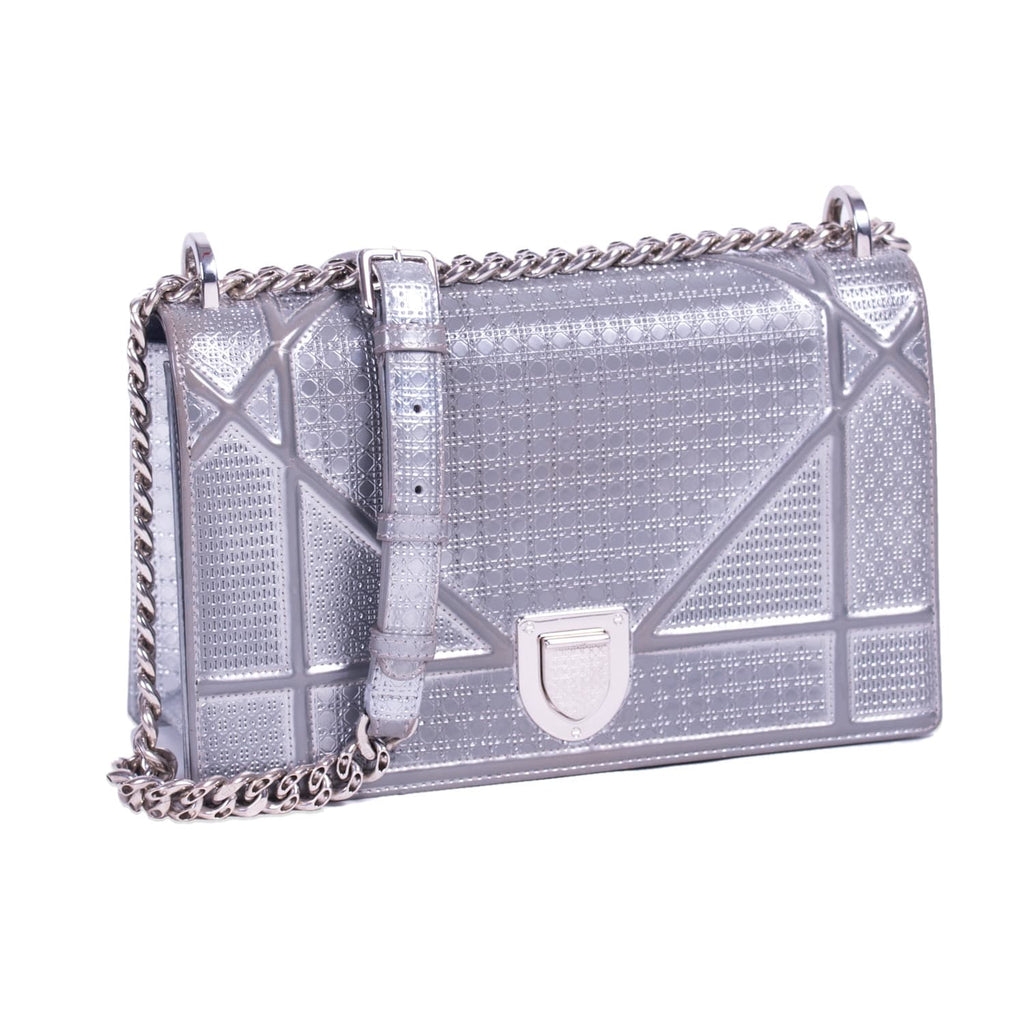 Christian Dior Diorama Medium Shoulder Bag Bags Dior - Shop authentic new pre-owned designer brands online at Re-Vogue