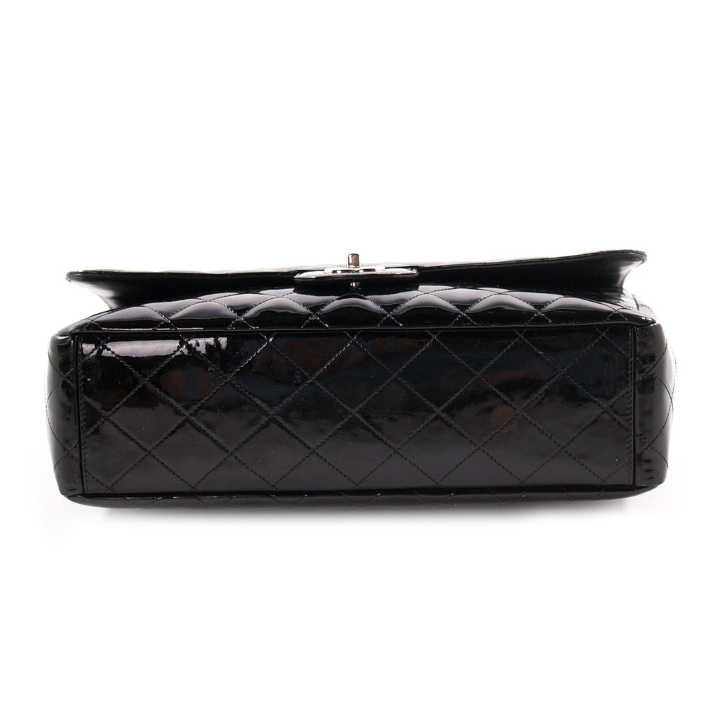 Chanel Classic Maxi Single Flap Bag Bags Chanel - Shop authentic new pre-owned designer brands online at Re-Vogue