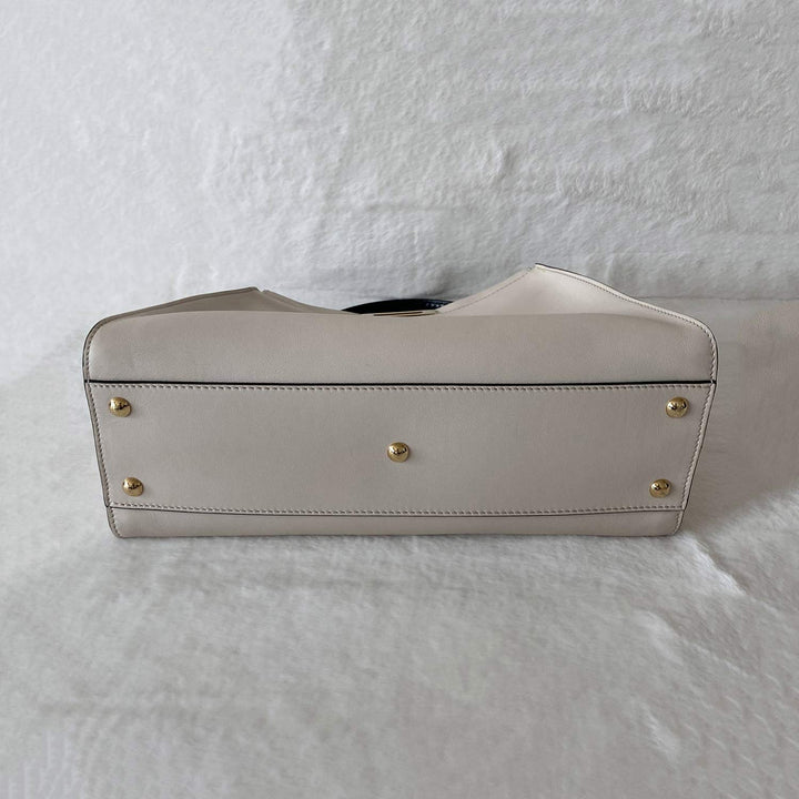 Fendi Peekaboo Iconic Medium Bag - revogue