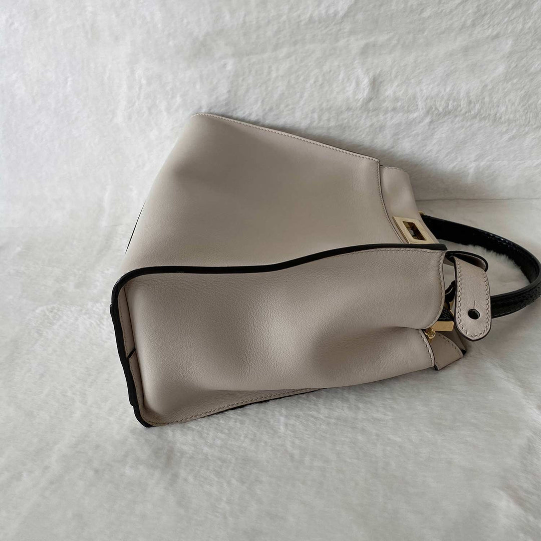 Fendi Peekaboo Iconic Medium Bag - revogue