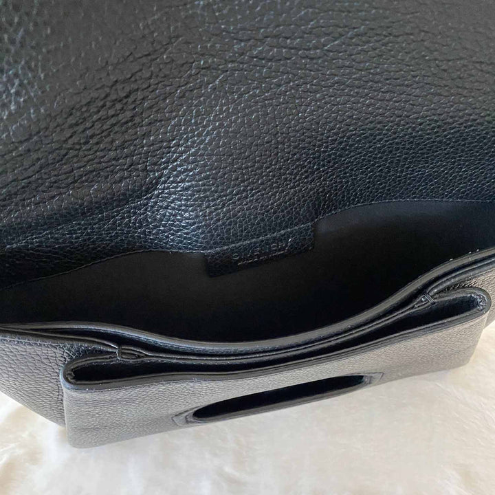 Givenchy Antigona Envelope Clutch Bag - revogue