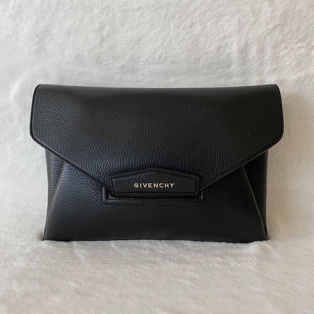 Givenchy Antigona Envelope Clutch Bag - revogue