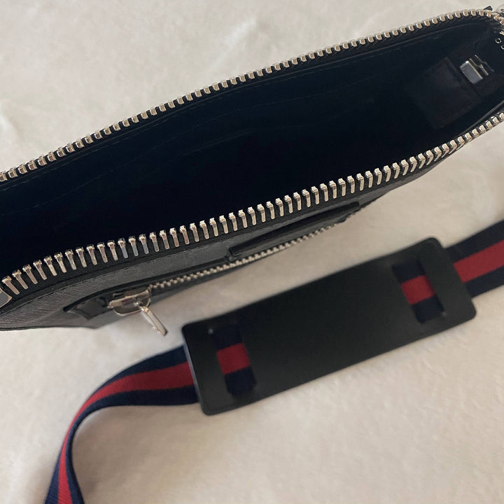 Gucci GG Leather Messenger Bag - revogue