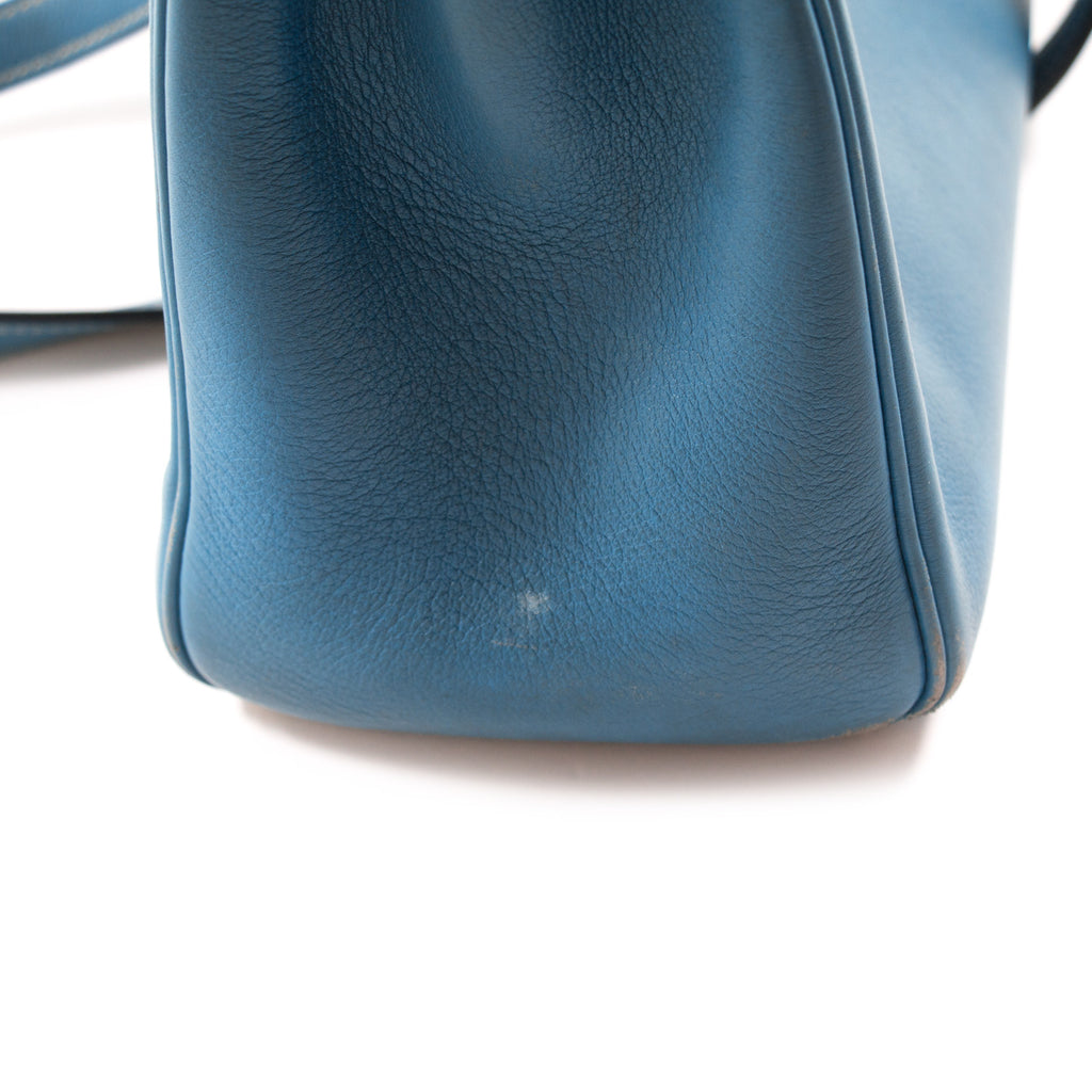 Hermès Kelly 32 Retourne Bleu Jean Swift Bags Hermès - Shop authentic new pre-owned designer brands online at Re-Vogue