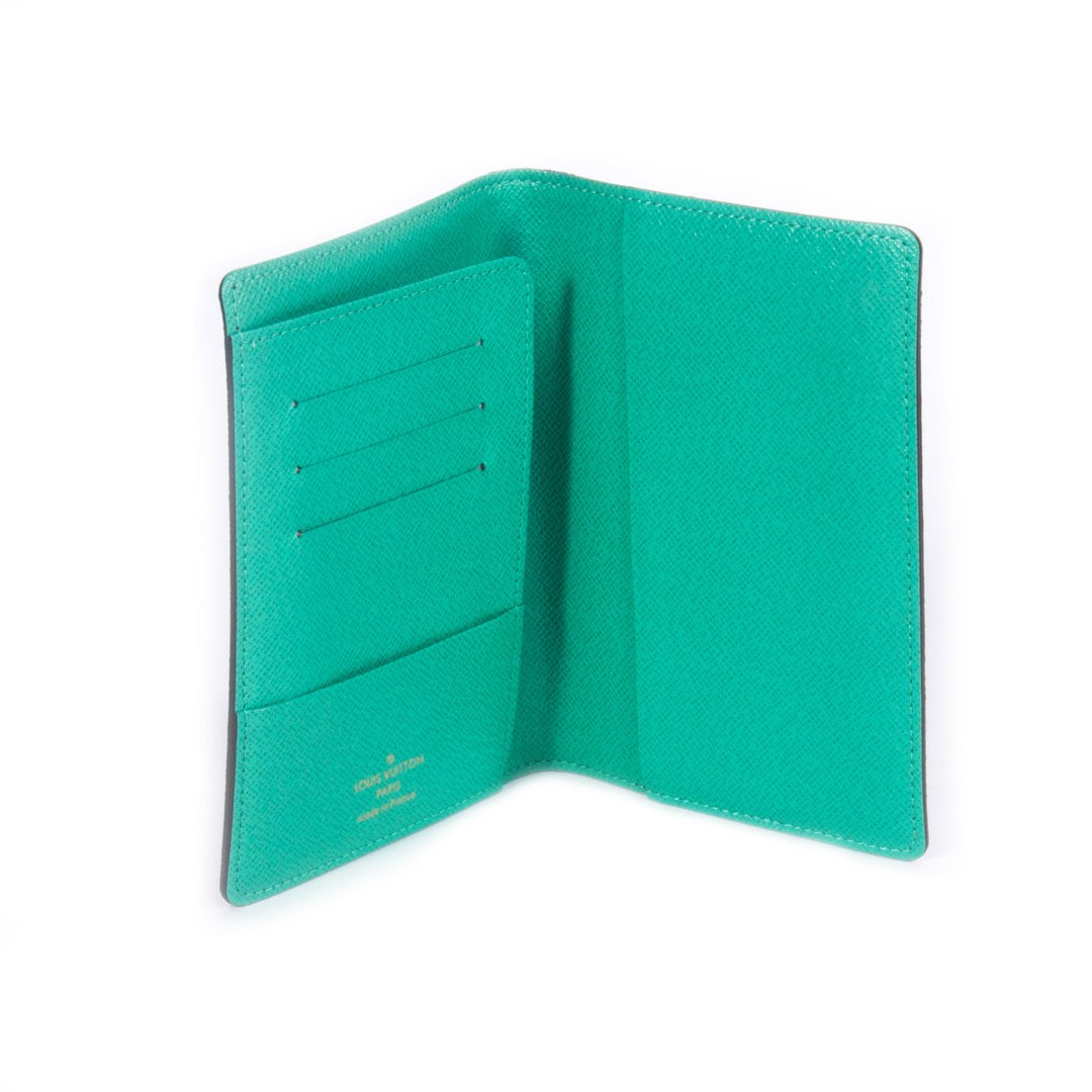 Louis Vuitton Monogram Passport Cover - revogue