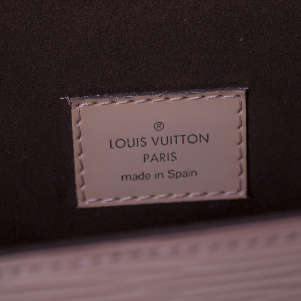 Louis Vuitton Epi Cluny BB Shoulder Bag Bags Louis Vuitton - Shop authentic new pre-owned designer brands online at Re-Vogue