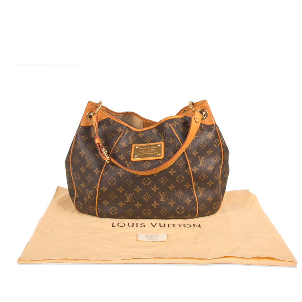 Louis Vuitton Monogram Galleria PM Bags Louis Vuitton - Shop authentic new pre-owned designer brands online at Re-Vogue