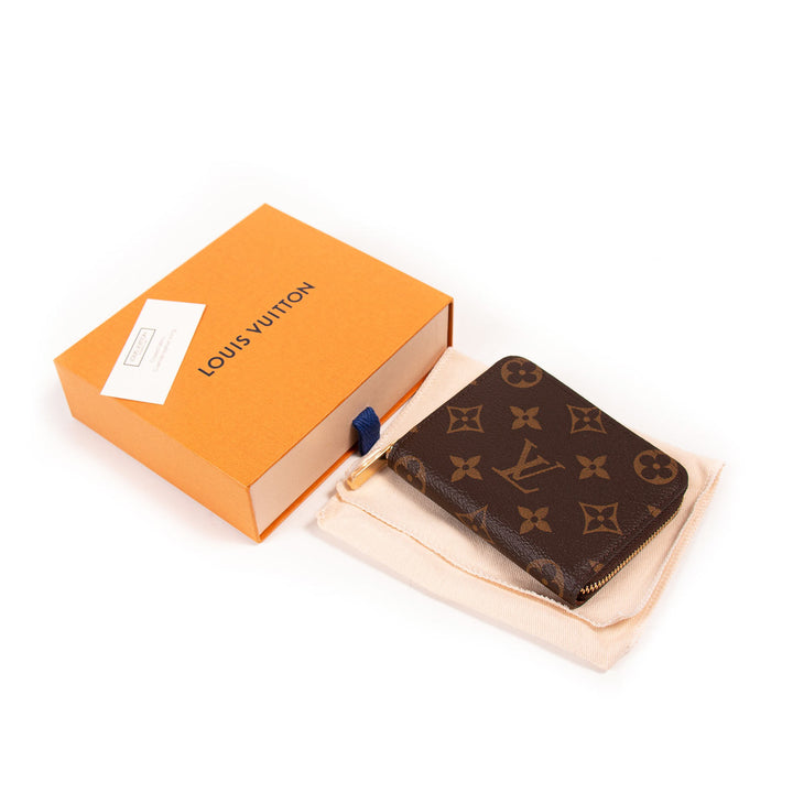 Louis Vuitton Monogram Zippy Coin Purse Accessories Louis Vuitton - Shop authentic new pre-owned designer brands online at Re-Vogue