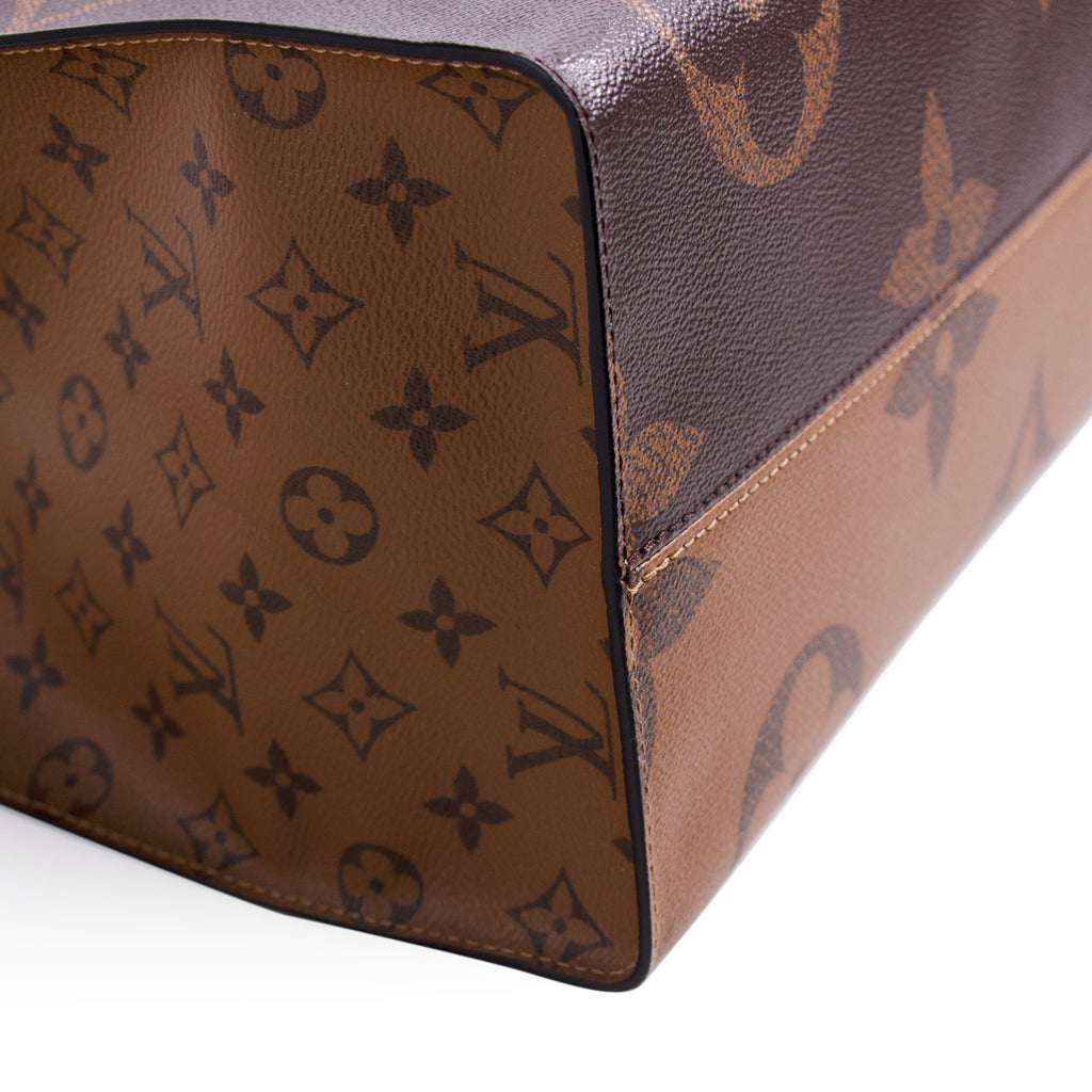 Louis Vuitton Onthego Monogram Tote Bag Bags Louis Vuitton - Shop authentic new pre-owned designer brands online at Re-Vogue