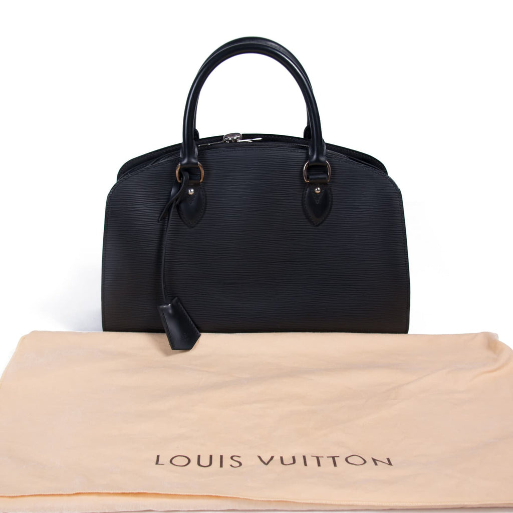 Louis Vuitton Epi Leather Pont-Neuf PM Bags Louis Vuitton - Shop authentic new pre-owned designer brands online at Re-Vogue