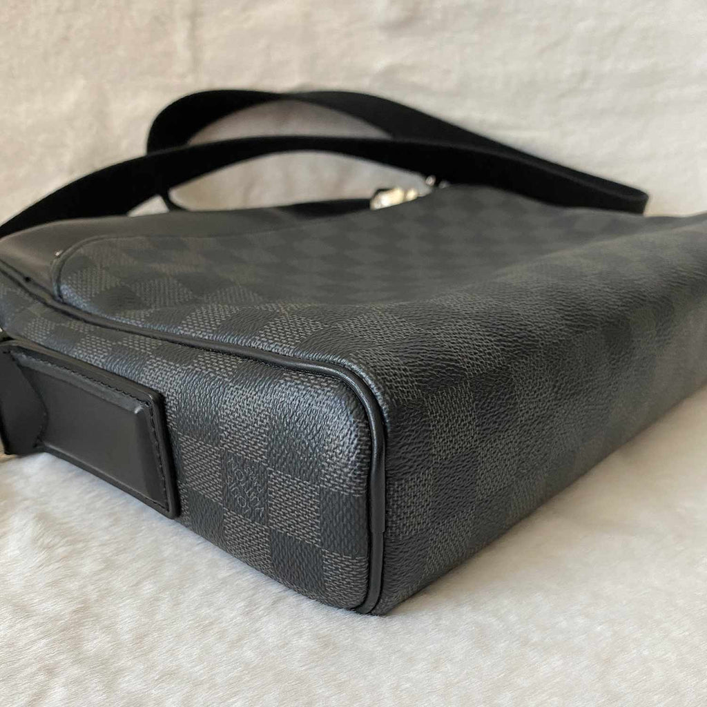 Louis Vuitton Damier Graphite Dayton Reporter