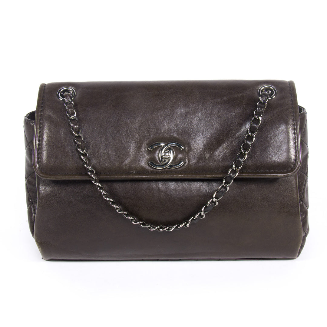 Chanel In The Business Bag Bags Chanel - Shop authentic new pre-owned designer brands online at Re-Vogue