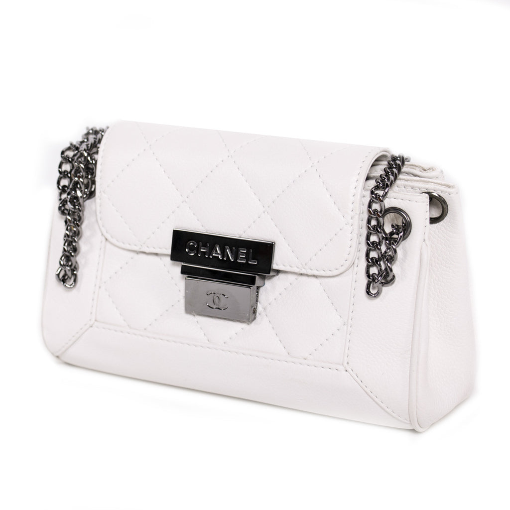 Chanel Caviar Accordion Flap Bag Bags Chanel - Shop authentic new pre-owned designer brands online at Re-Vogue