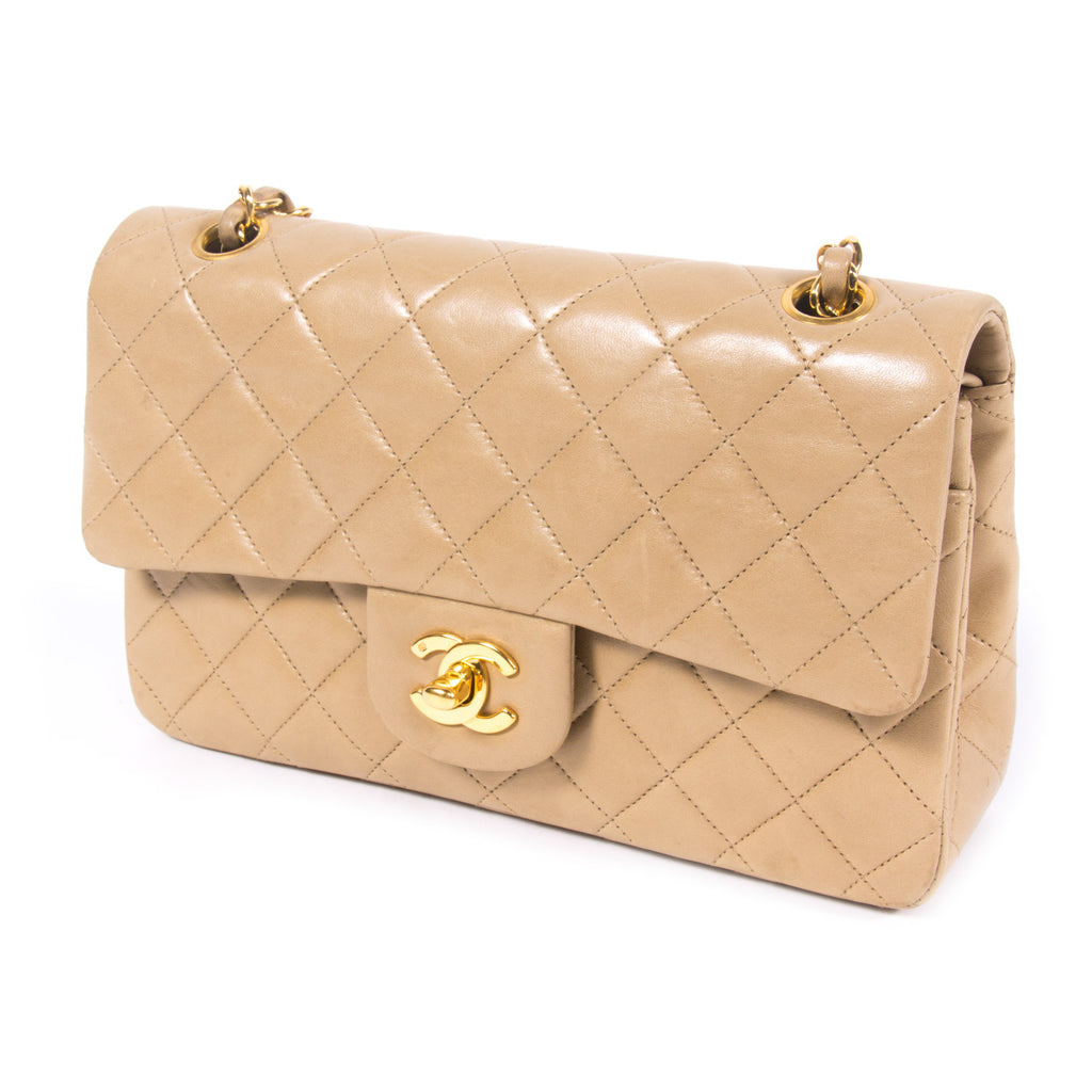 Chanel Classic Small Double Flap Bags Chanel - Shop authentic new pre-owned designer brands online at Re-Vogue