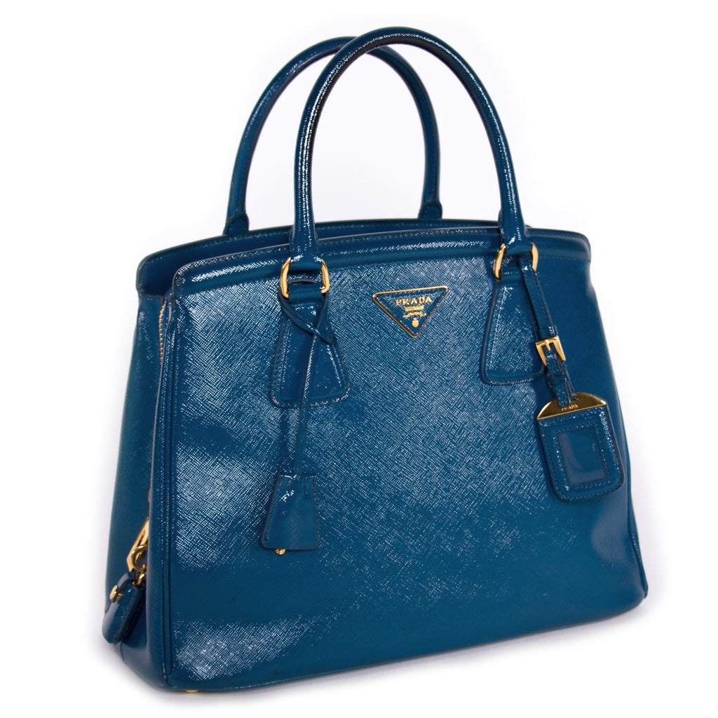 Prada Saffiano Vernice Tote Bags Prada - Shop authentic new pre-owned designer brands online at Re-Vogue