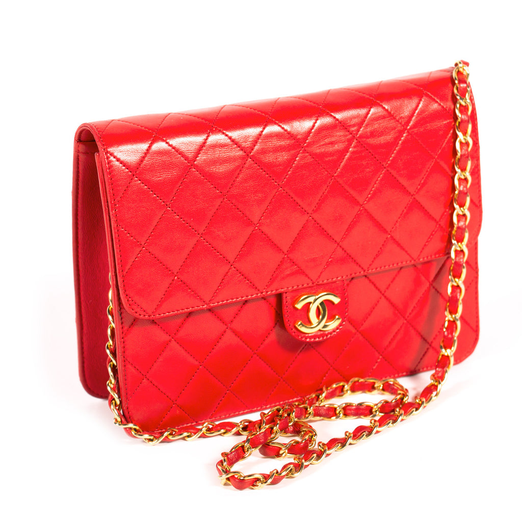 Chanel Quilted Chain Shoulder Bag Bags Chanel - Shop authentic new pre-owned designer brands online at Re-Vogue