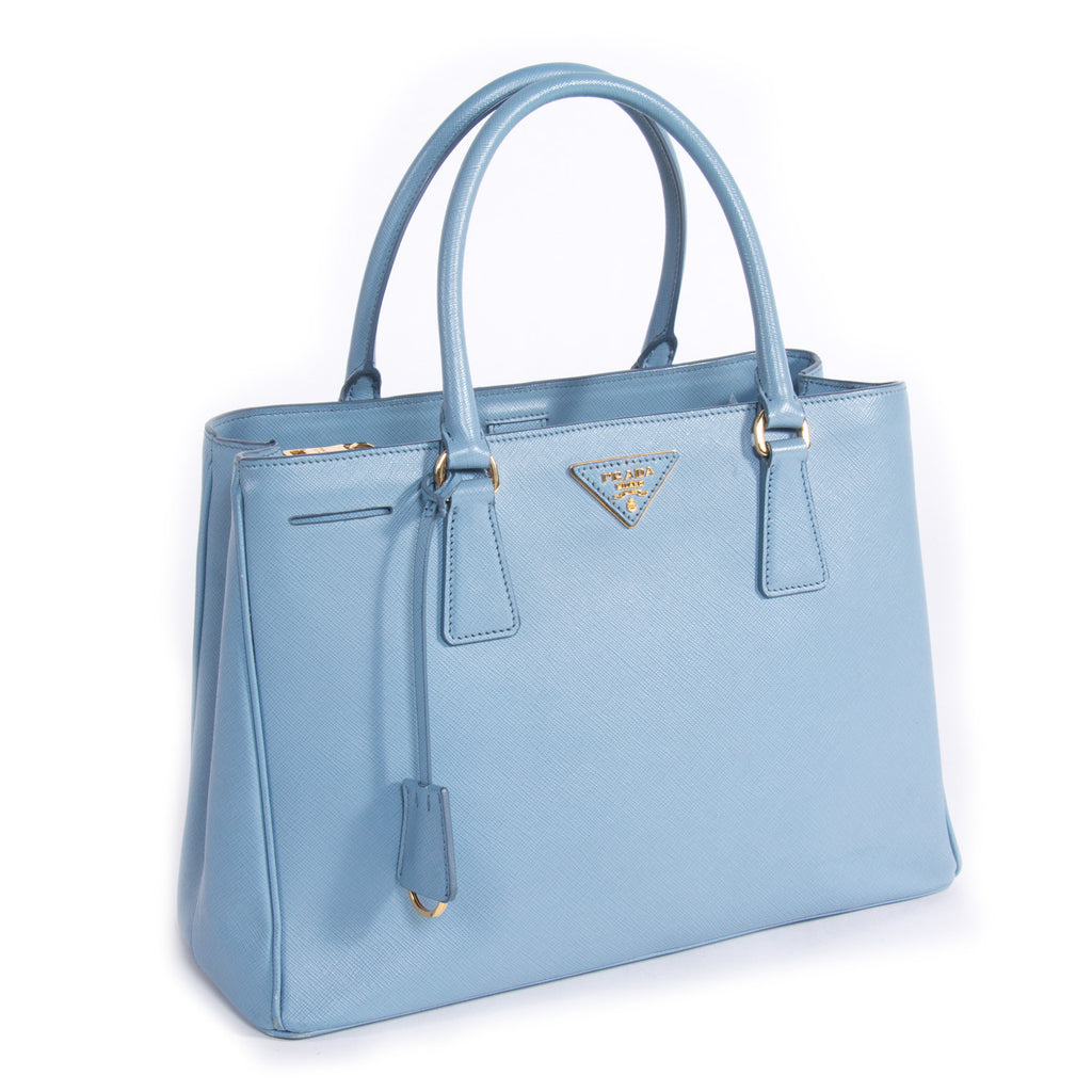 Prada Saffiano Lux Medium Tote Bags Prada - Shop authentic new pre-owned designer brands online at Re-Vogue